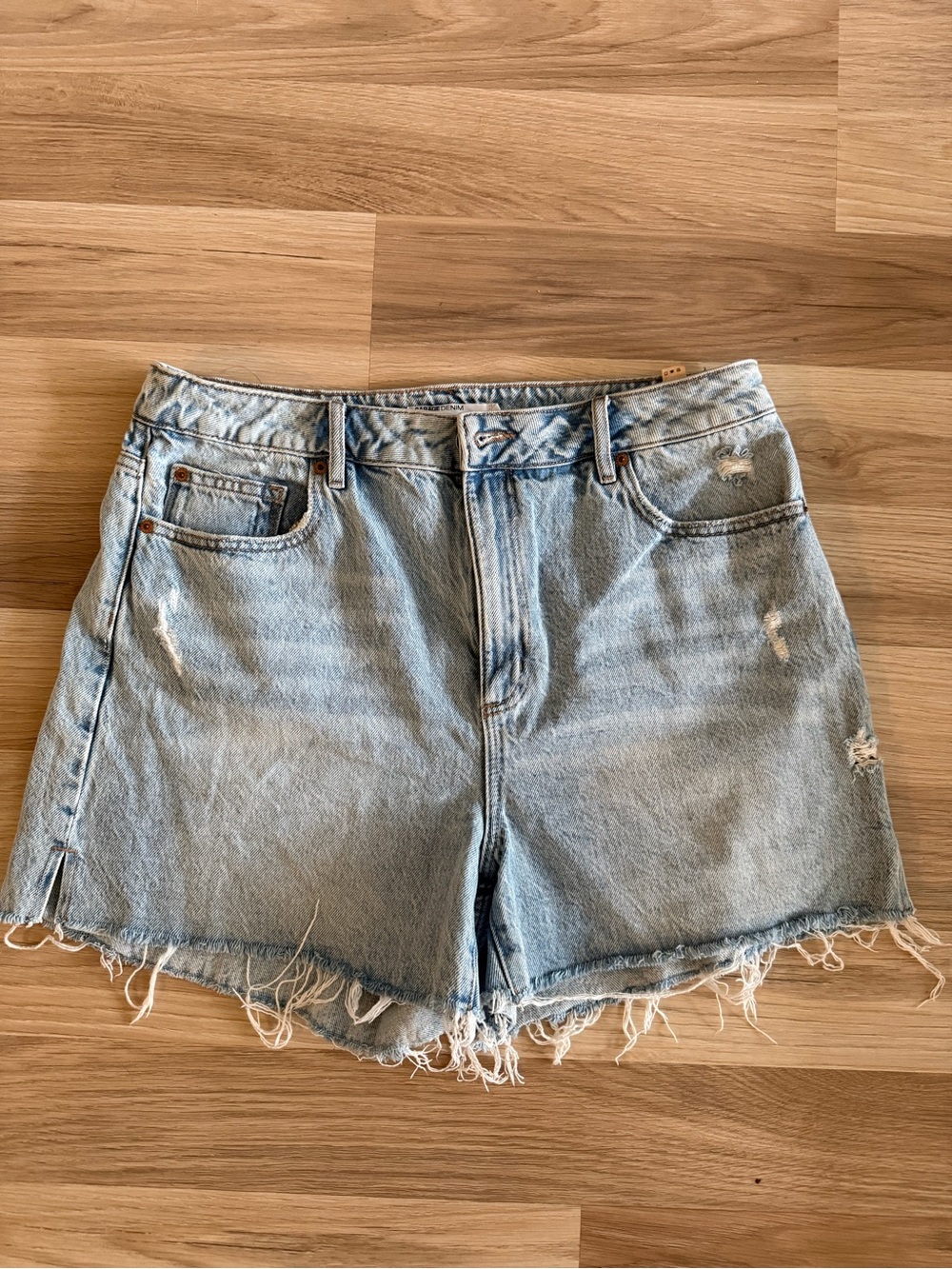 Garage Vintage Style Cut-Off Denim Shorts